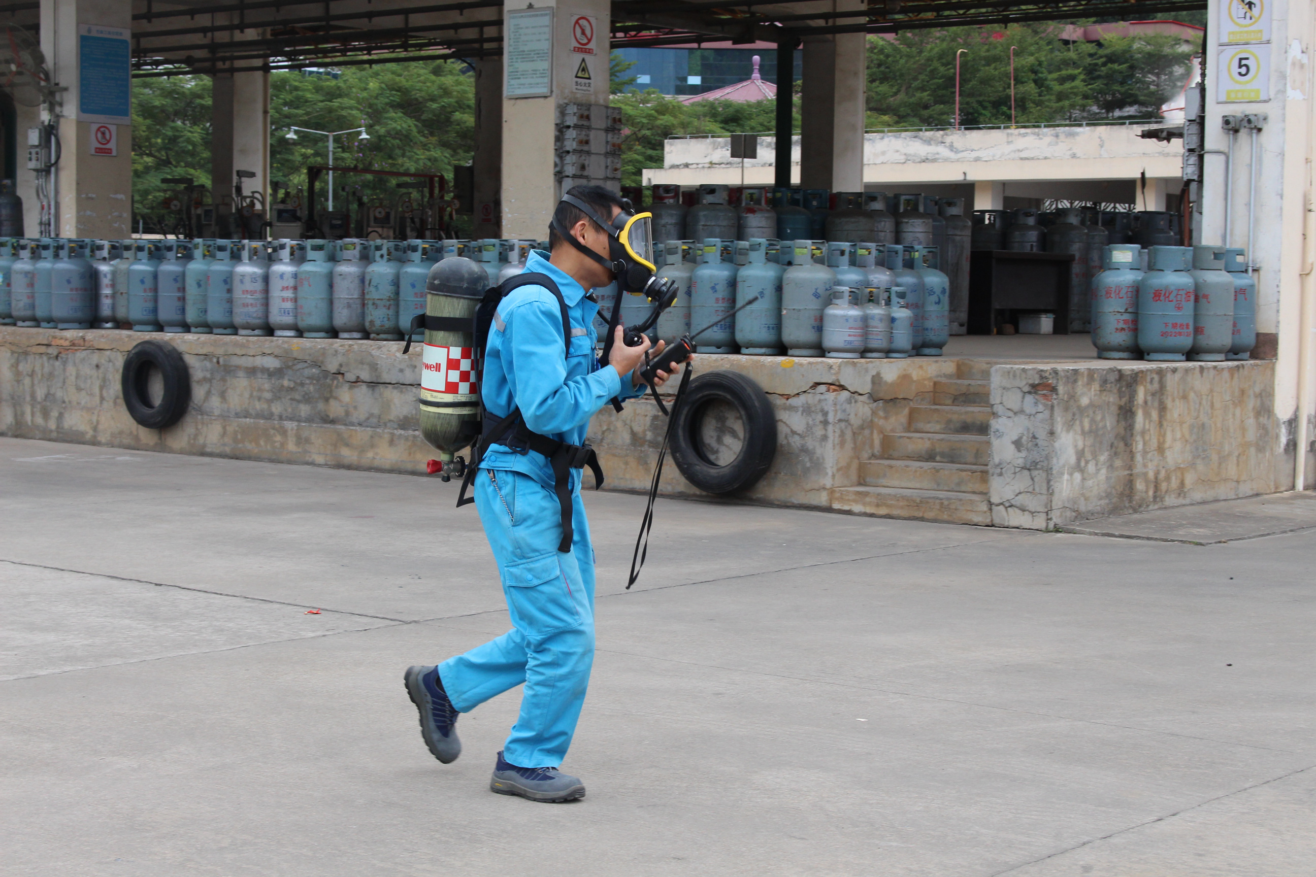 5、檢測(cè)周邊燃?xì)鉂舛?JPG